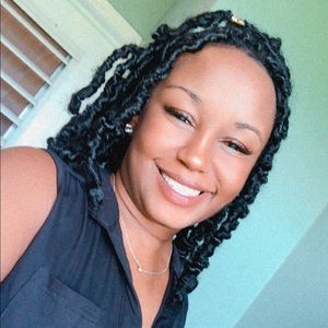 Meet your Posher, Jenessa